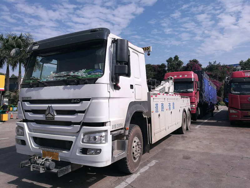 黑河汽车雪地困境救援：专业团队紧急行动，助您安全脱困
